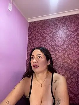 Snapshot of juliana_diaz chatting on December 4, 2025, 11:20 am juliana diaz online show from December 4, 2025, 11:20 am