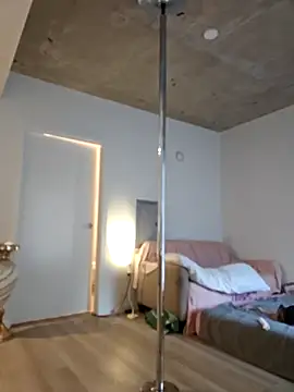 Snapshot of NikiFm chatting on November 7, 2025, 9:19 pm NikiFm online show from November 7, 2025, 9:19 pm