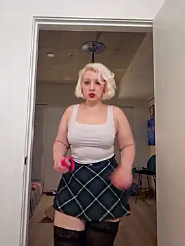 Snapshot of NikiFm chatting on November 12, 2025, 11:03 am NikiFm online show from November 12, 2025, 11:03 am