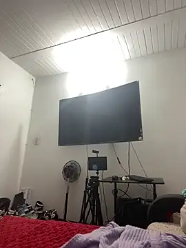 Snapshot of AlondraDiossa03 chatting on February 14, 2026, 8:31 pm AlondraDiossa03 online show from February 14, 2026, 8:31 pm