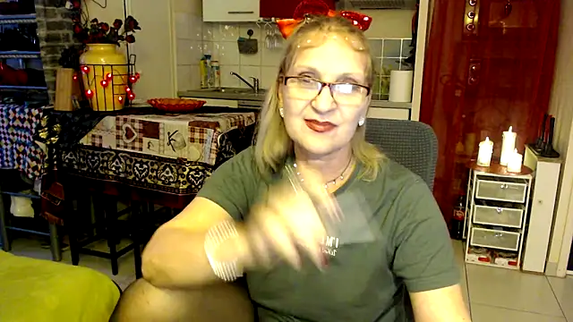 Snapshot of Ala-N-Dala chatting on February 10, 2026, 2:05 pm Ala-N-Dala online show from February 10, 2026, 2:05 pm