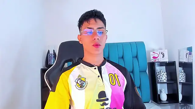 AlanNaughty online show from January 29, 2025, 8:46 pm