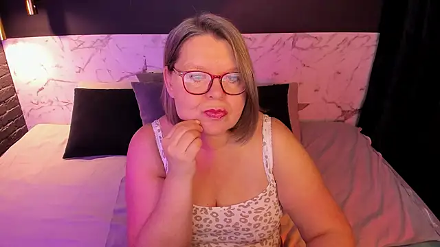 Shannonshine online show from December 5, 2025, 5:39 am