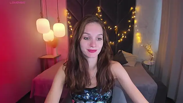 Snapshot of MirandaGlow chatting on December 27, 2024, 8:56 am MirandaGlow online show from December 27, 2024, 8:56 am