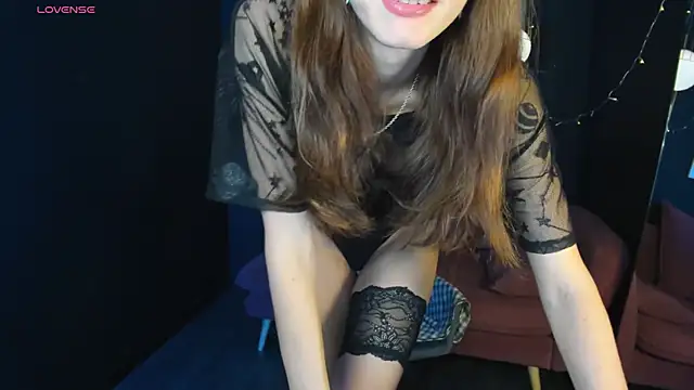 Snapshot of MirandaGlow chatting on February 12, 2025, 8:49 am MirandaGlow online show from February 12, 2025, 8:49 am