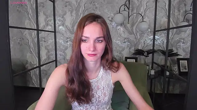 Snapshot of MirandaGlow chatting on March 4, 2025, 8:57 am MirandaGlow online show from March 4, 2025, 8:57 am