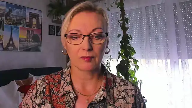 Snapshot of vanessa_chat chatting on September 22, 2025, 1:28 pm vanessa chat online show from September 22, 2025, 1:28 pm