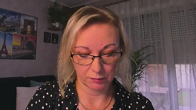 Snapshot of vanessa_chat chatting on November 16, 2025, 2:33 pm vanessa chat online show from November 16, 2025, 2:33 pm