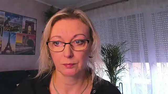 Snapshot of vanessa_chat chatting on November 4, 2025, 2:10 pm vanessa chat online show from November 4, 2025, 2:10 pm