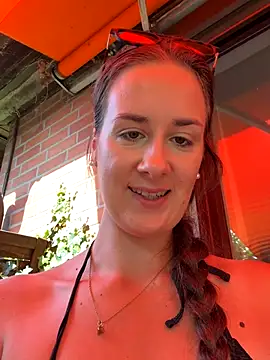 EllaMae online show from September 20, 2025, 11:15 am