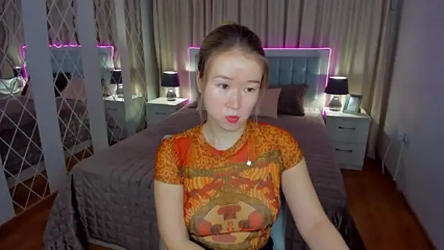 Snapshot of PollyOcean chatting on November 23, 2025, 10:47 am PollyOcean online show from November 23, 2025, 10:47 am