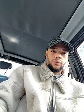 Lionayowe online show from November 18, 2025, 11:35 am