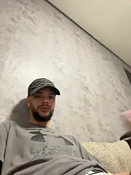 Lionayowe online show from April 19, 2026, 8:55 pm