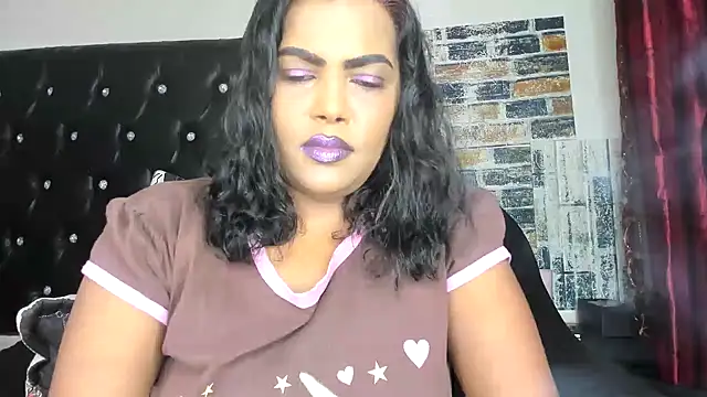 Snapshot of MySweetBitch143 chatting on October 27, 2025, 1:56 pm MySweetBitch143 online show from October 27, 2025, 1:56 pm