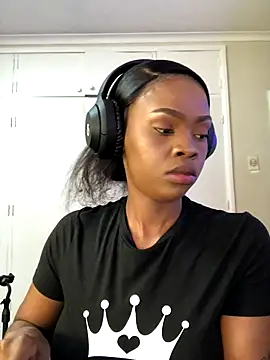 Snapshot of LuciousLips96 chatting on October 26, 2025, 7:20 am LuciousLips96 online show from October 26, 2025, 7:20 am