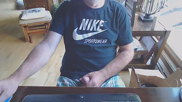 Snapshot of kevin_rules chatting on October 6, 2025, 1:34 pm kevin rules online show from October 6, 2025, 1:34 pm