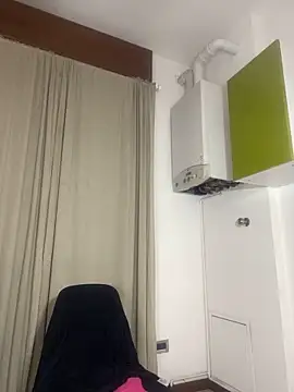 Snapshot of x_elena_x chatting on September 25, 2025, 8:20 am x elena x online show from September 25, 2025, 8:20 am