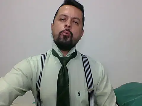 Snapshot of TRIISTAN_KING10 chatting on November 21, 2025, 8:19 pm TRIISTAN KING10 online show from November 21, 2025, 8:19 pm