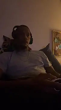 Snapshot of Tristris100 chatting on October 28, 2025, 12:22 am Tristris100 online show from October 28, 2025, 12:22 am