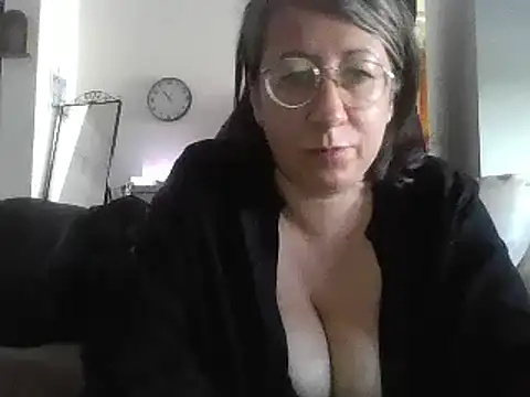 Snapshot of milkarock chatting on March 11, 2025, 9:56 am milkarock online show from March 11, 2025, 9:56 am