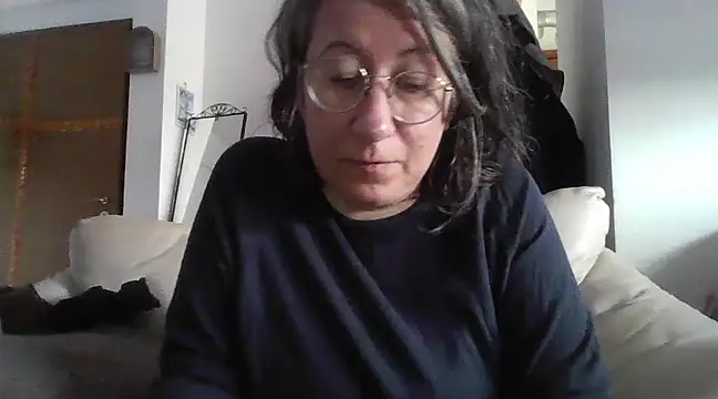 Snapshot of milkarock chatting on February 18, 2025, 10:27 am milkarock online show from February 18, 2025, 10:27 am