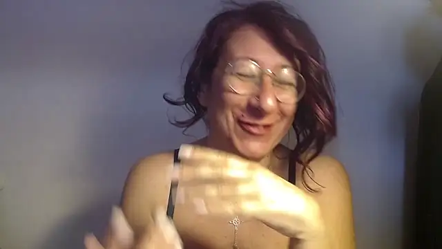 Snapshot of milkarock chatting on May 18, 2026, 8:19 am milkarock online show from May 18, 2026, 8:19 am