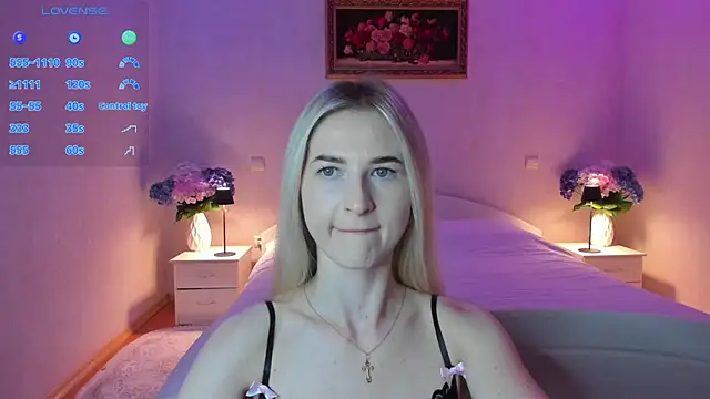 Snapshot of AnnaCarrera chatting on July 15, 2026, 8:27 pm AnnaCarrera online show from July 15, 2026, 8:27 pm