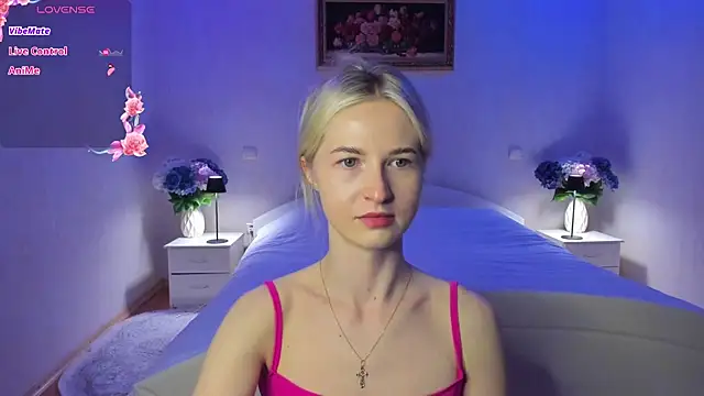 Snapshot of AnnaCarrera chatting on May 8, 2026, 8:56 pm AnnaCarrera online show from May 8, 2026, 8:56 pm