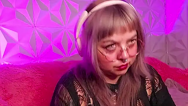 Snapshot of Satyn_doll chatting on November 13, 2025, 12:03 am Satyn doll online show from November 13, 2025, 12:03 am