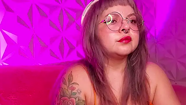 Snapshot of Satyn_doll chatting on October 31, 2025, 11:33 pm Satyn doll online show from October 31, 2025, 11:33 pm