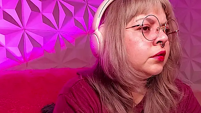 Snapshot of Satyn_doll chatting on November 30, 2025, 1:06 am Satyn doll online show from November 30, 2025, 1:06 am