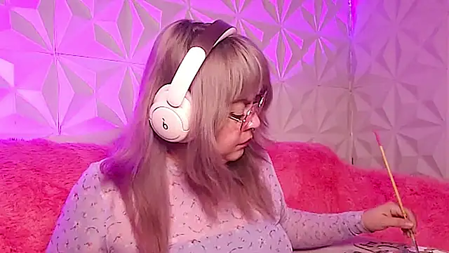 Snapshot of Satyn_doll chatting on November 17, 2025, 11:42 pm Satyn doll online show from November 17, 2025, 11:42 pm