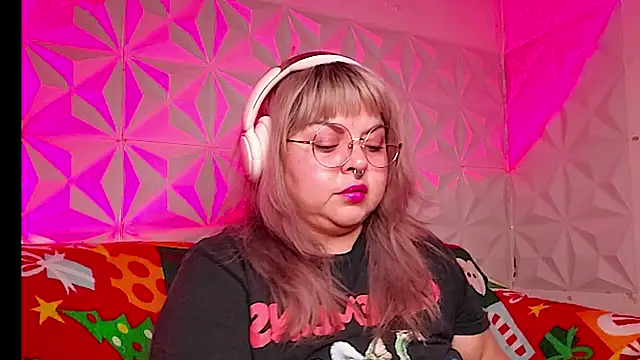 Snapshot of Satyn_doll chatting on December 16, 2025, 11:31 pm Satyn doll online show from December 16, 2025, 11:31 pm