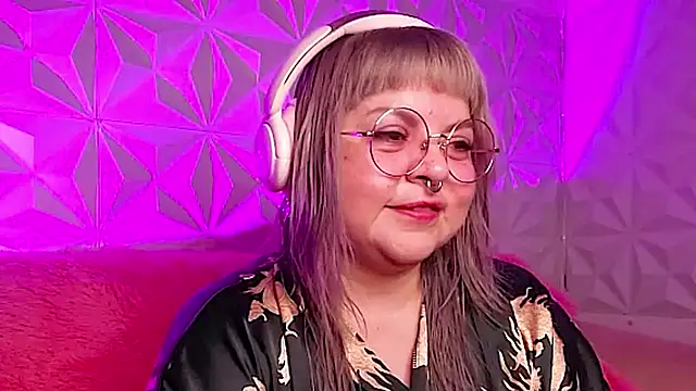 Snapshot of Satyn_doll chatting on November 14, 2025, 12:58 am Satyn doll online show from November 14, 2025, 12:58 am