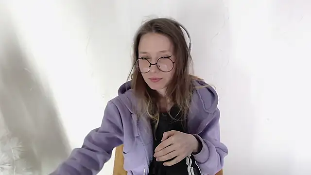  Hanna Moon  online show from February 11, 2026, 11:43 am