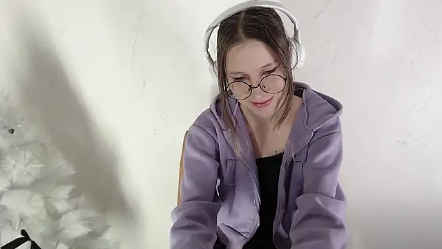  Hanna Moon  online show from February 10, 2026, 9:41 am