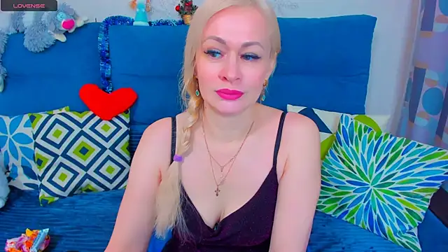 EllenMoore online show from January 9, 2025, 2:33 am