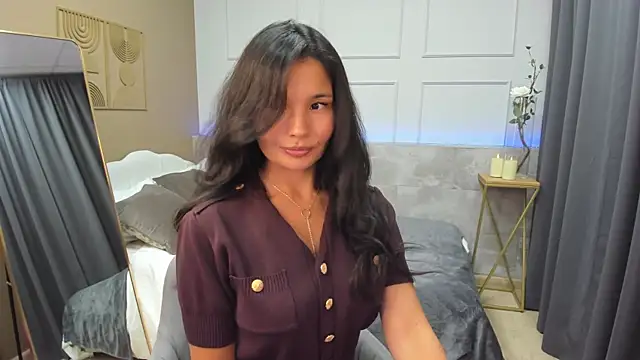 ErikaSoft online show from November 9, 2025, 1:26 pm