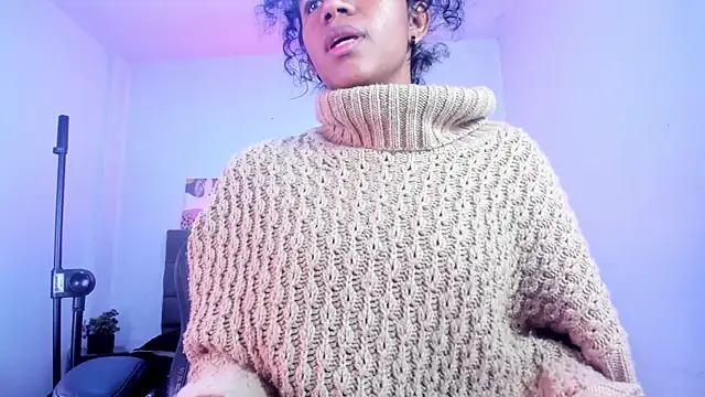 Ellie Alves online show from November 19, 2025, 2:39 pm