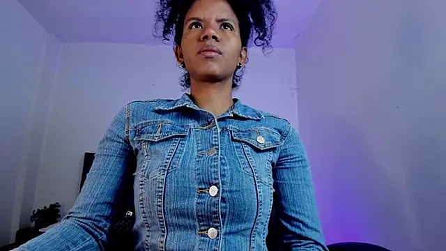 Ellie Alves online show from November 6, 2025, 12:42 pm