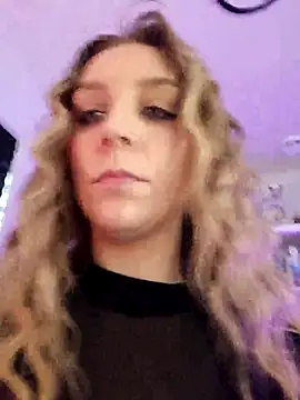 Snapshot of LilyOrion chatting on November 24, 2025, 7:25 pm LilyOrion online show from November 24, 2025, 7:25 pm