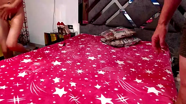 carlosbangsstar online show from November 17, 2025, 8:02 pm