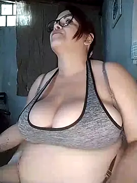 Snapshot of AyantiPonz79 chatting on December 5, 2025, 5:22 pm AyantiPonz79 online show from December 5, 2025, 5:22 pm