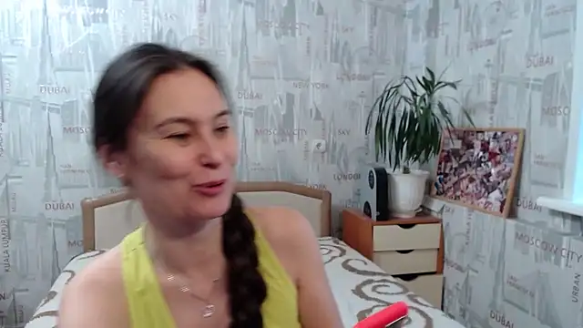 Snapshot of GinaQSoul chatting on November 19, 2025, 8:58 am GinaQSoul online show from November 19, 2025, 8:58 am