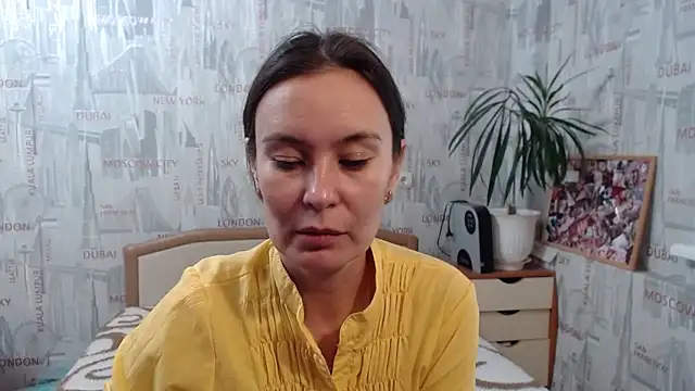 Snapshot of GinaQSoul chatting on October 2, 2025, 9:23 am GinaQSoul online show from October 2, 2025, 9:23 am