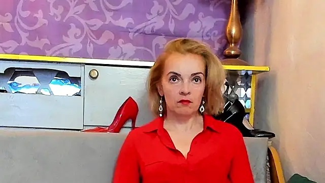 KateConner online show from May 18, 2026, 9:08 pm