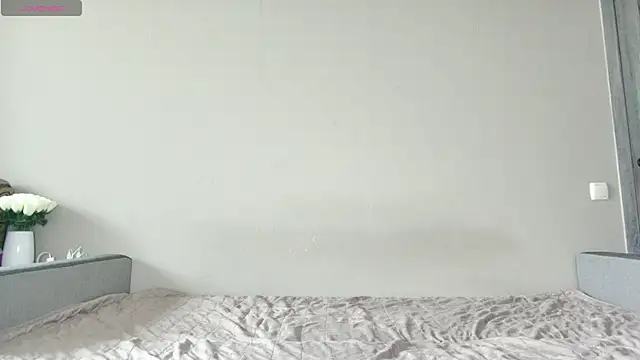 JuiliOnesunray online show from April 9, 2026, 6:15 am