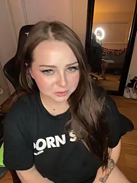 Kira tattoo online show from February 12, 2025, 5:47 am