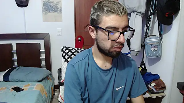 Snapshot of fvckolombianguyy chatting on December 15, 2025, 4:57 pm fvckolombianguyy online show from December 15, 2025, 4:57 pm