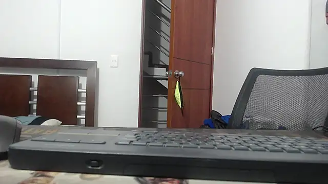 Snapshot of fvckolombianguyy chatting on February 27, 2025, 5:40 am fvckolombianguyy online show from February 27, 2025, 5:40 am